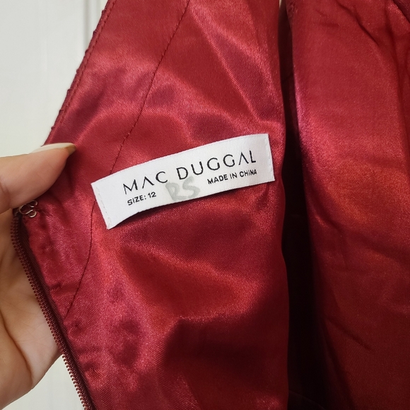 Mac Duggal | Floral Applique A-line Evening Gown in Burgundy Style 11152 Size 12 - Picture 14 of 15